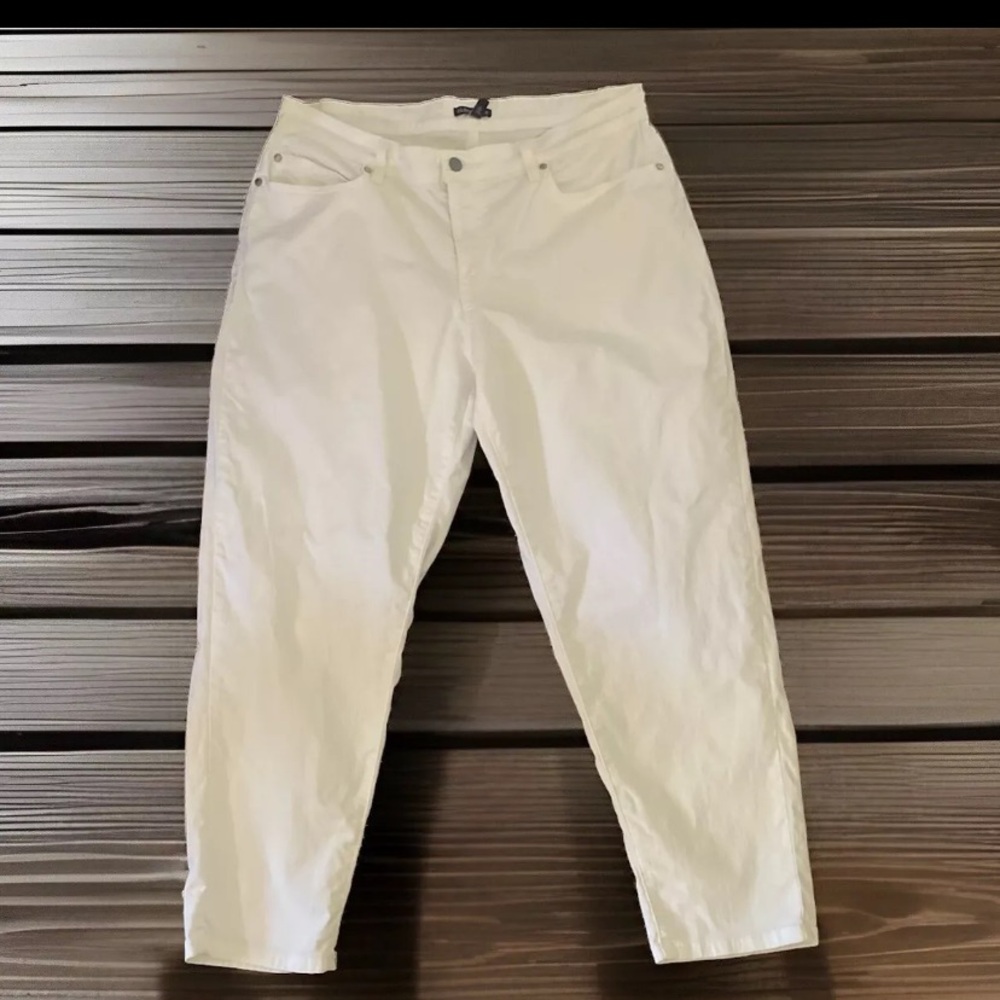 Eileen Fisher White Denim Straight Jeans Organic Cotton women’s Size 14